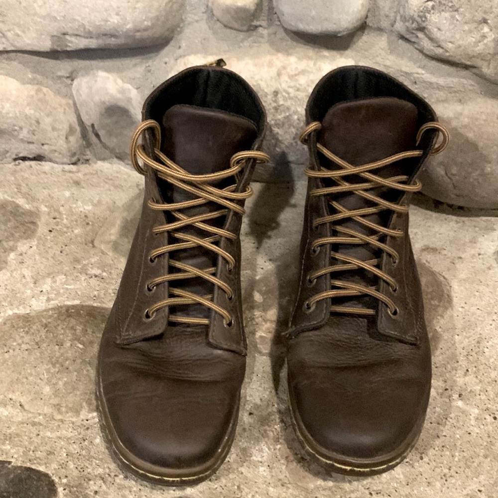 Dr. Martens “Leyton” - lace up ankle boots